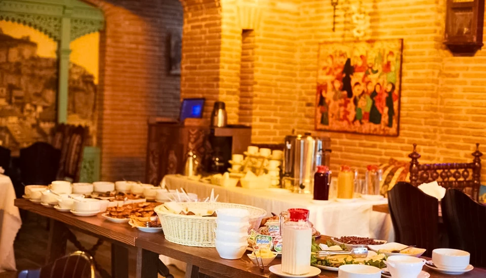 هتل آیوانی تفلیس